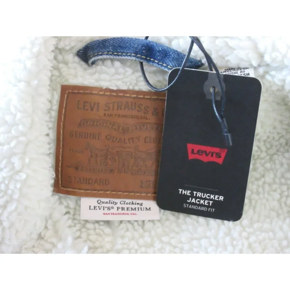 Levi's Men's Type 3 Sherpa lined Snap Front Trucker denim jacket Medium Wash NWT